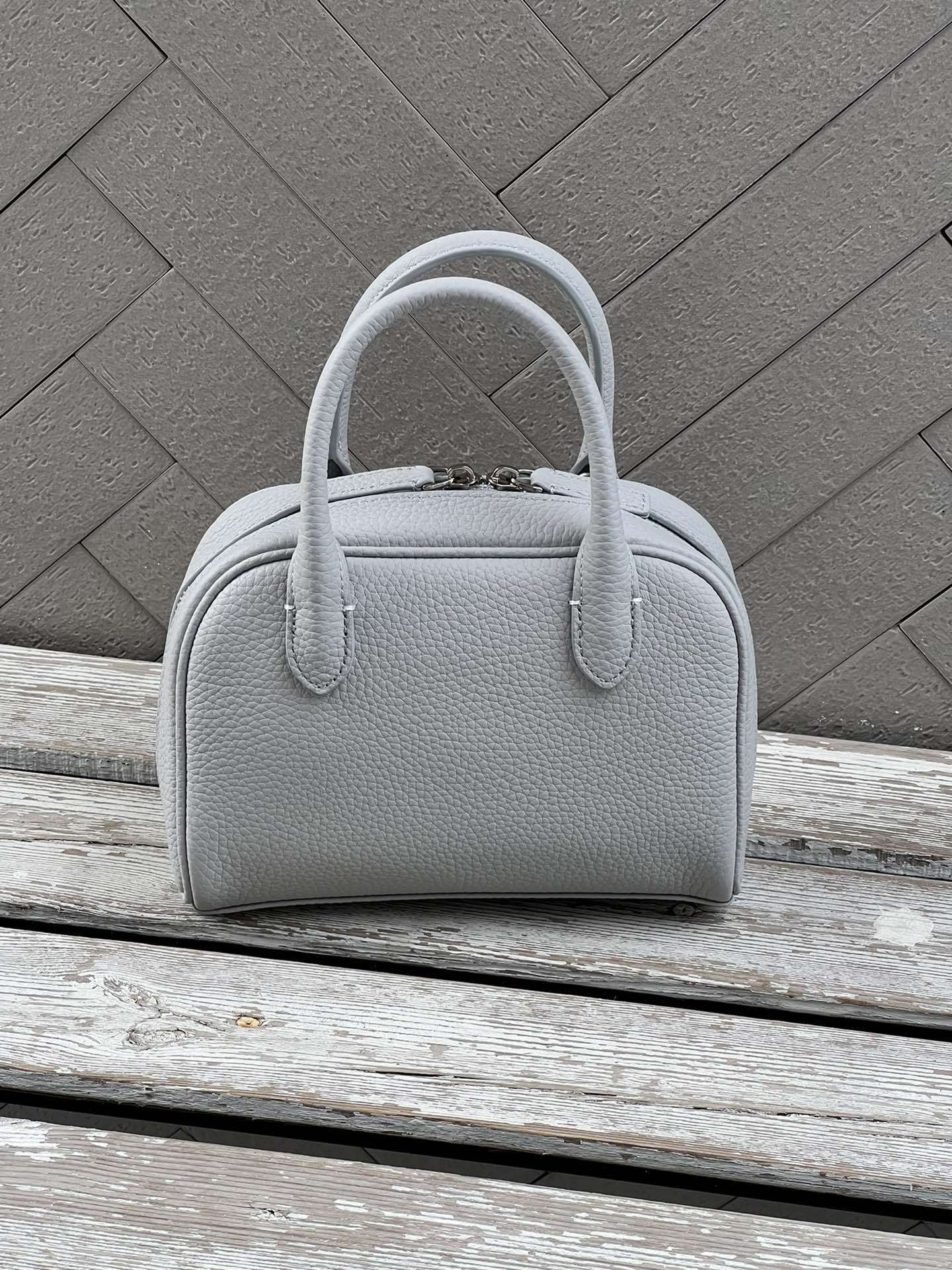 头层牛皮波士顿枕头包韩国小众真皮保龄球手提包时尚单肩斜挎包女