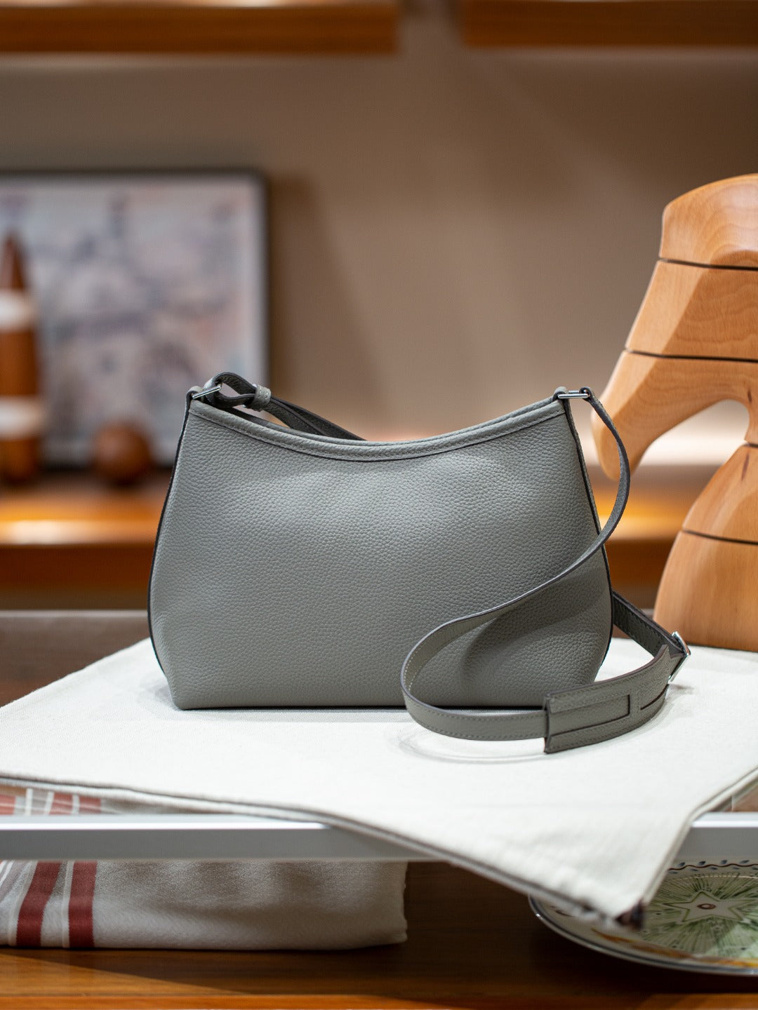 潮牌2025复古真皮包小众设计简约百搭单肩包头层牛皮气质斜挎女包