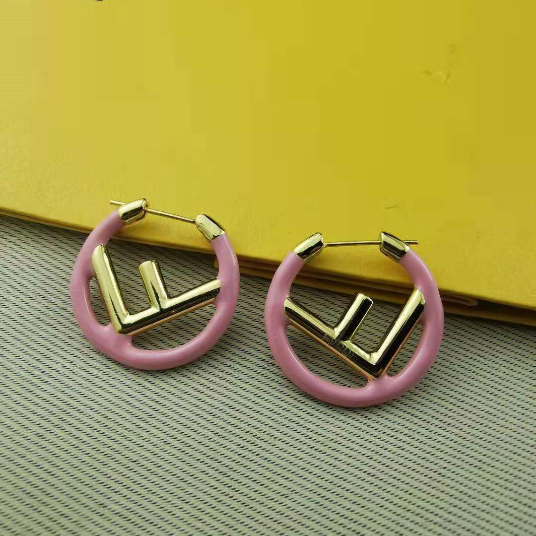 芬家F耳环女珐琅彩色欧美简约小众CHIC高级感ins百搭耳坠字母耳圈