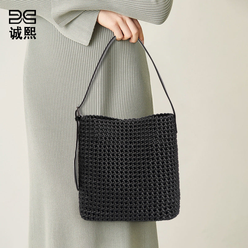 新款风车结腋下包时尚水桶包手工编织包大容量托特包高级感单肩包