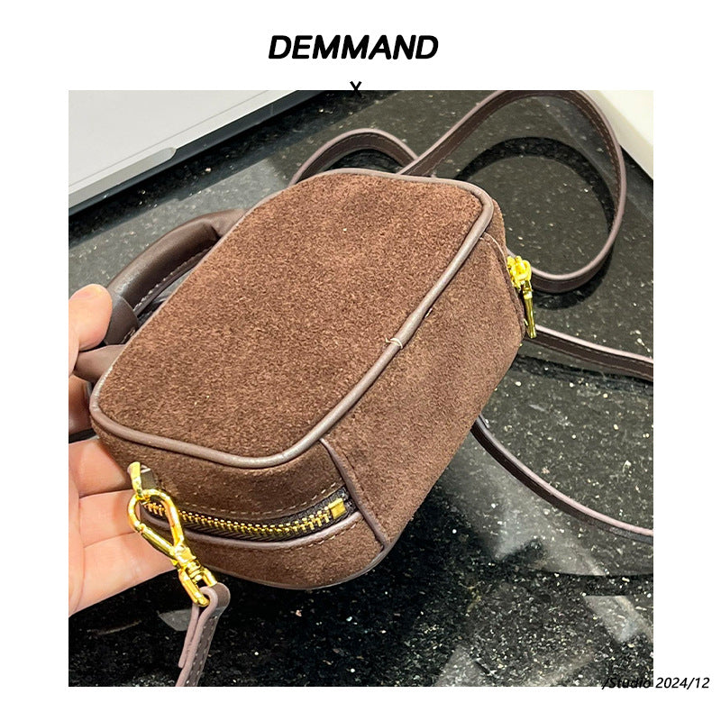 波士顿女包2024新款欧洲站小众斜挎枕头包高级感真皮百搭手提包女
