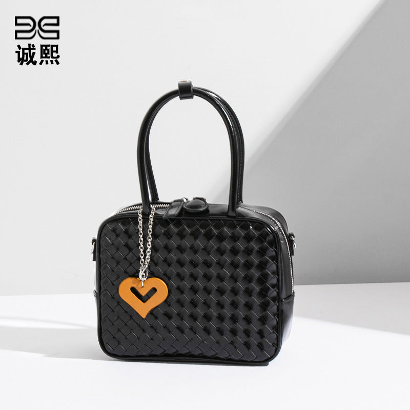 工厂直销新款包包手工编织质感爱心吊坠饼干包单肩手提斜挎小方包