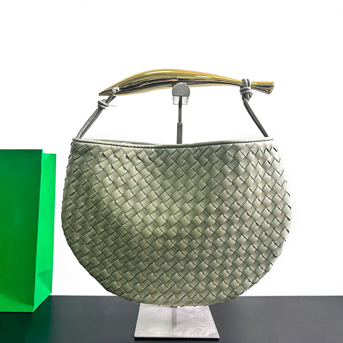 物著设计大金属手把编织饺子包2023手拎包真皮手提包宽肩带水桶