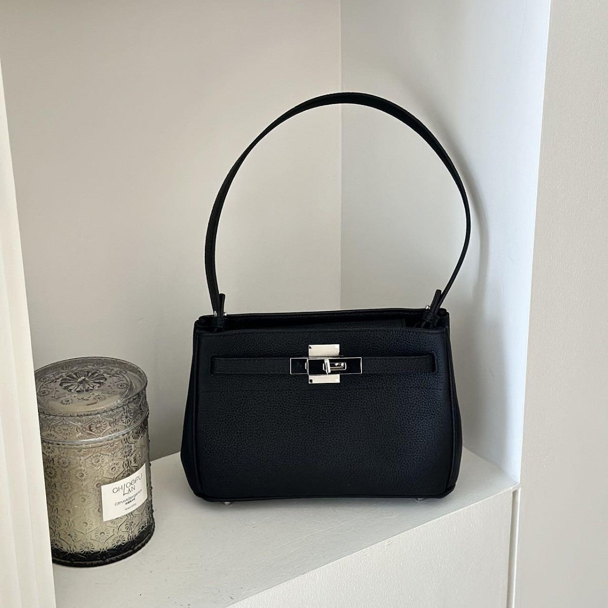 高级感凯莉腋下女包秋冬新款头层牛皮通勤百搭复古单肩斜挎小方包