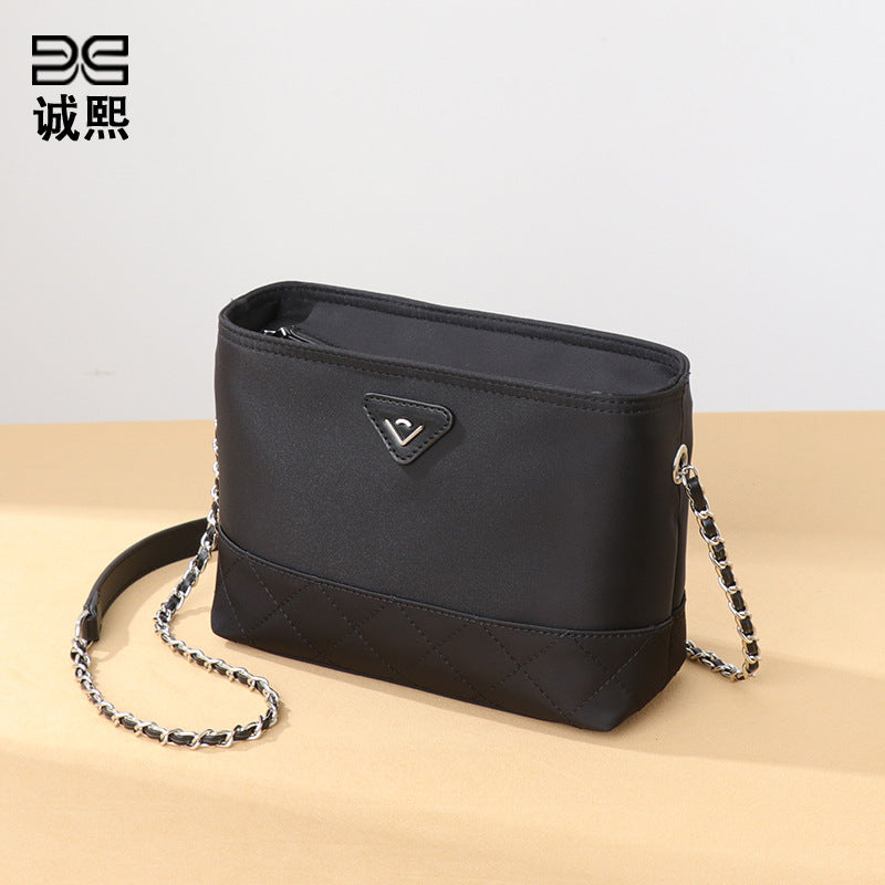 跨境风潮大容量单肩包时尚链条百搭通勤斜挎质感实用防水小方包女