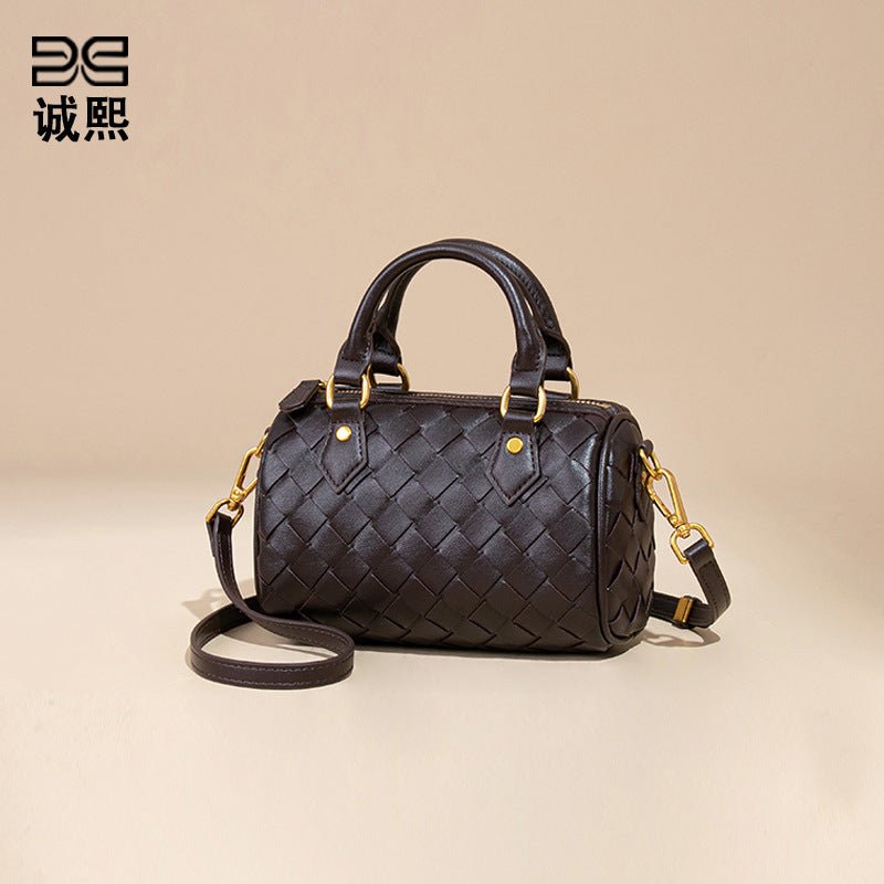 跨境新款手工编织女包气质百搭波士顿包手拎枕头包休闲单肩斜跨包