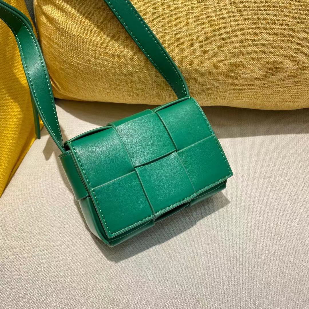 包包女2022新款小众设计mini编织小方包真皮女包单肩斜挎包轻奢