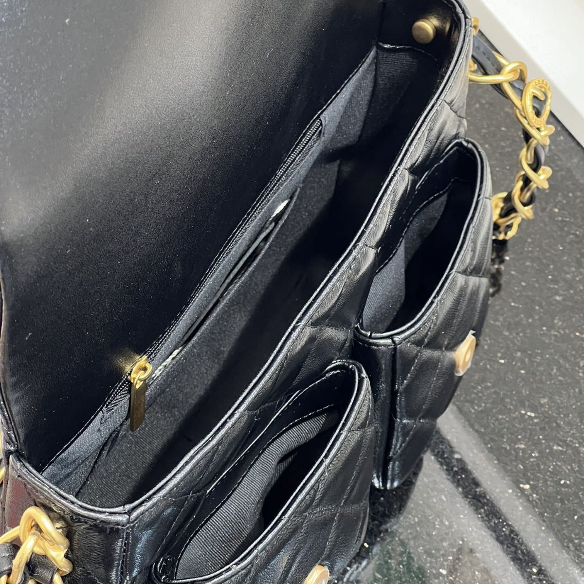 2024新款小香风复古气质邮差包通勤大容量实用链条手提斜跨包女