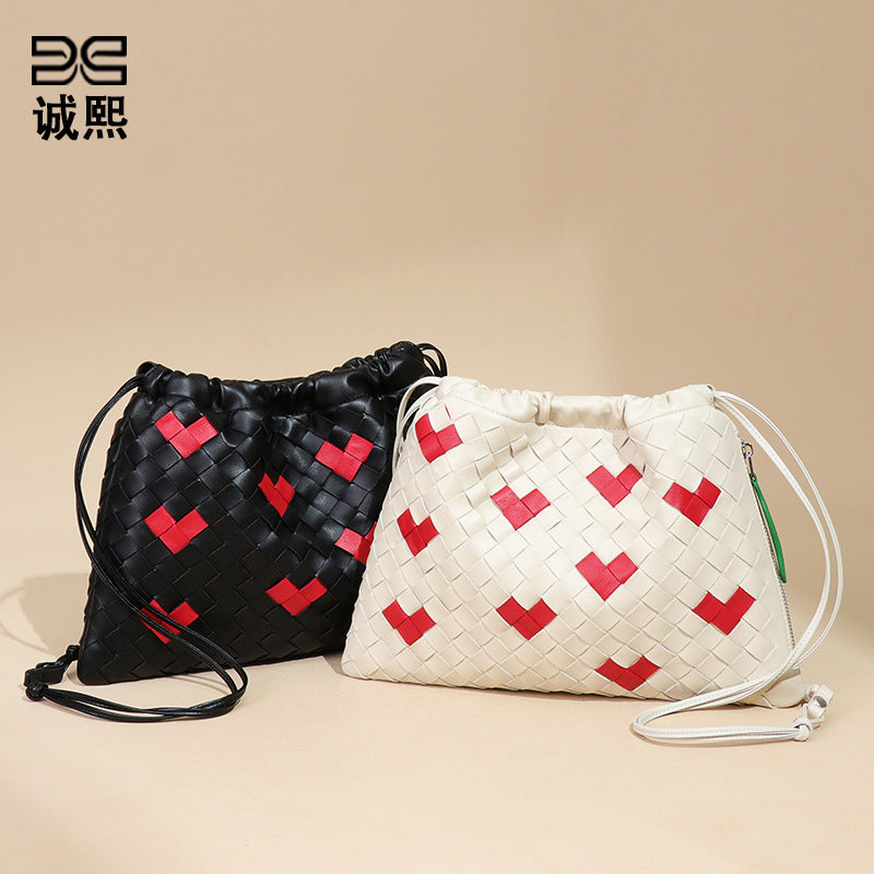 小众手工编织女包2025新款爱心福袋云朵包束口垃圾袋单肩斜跨包包