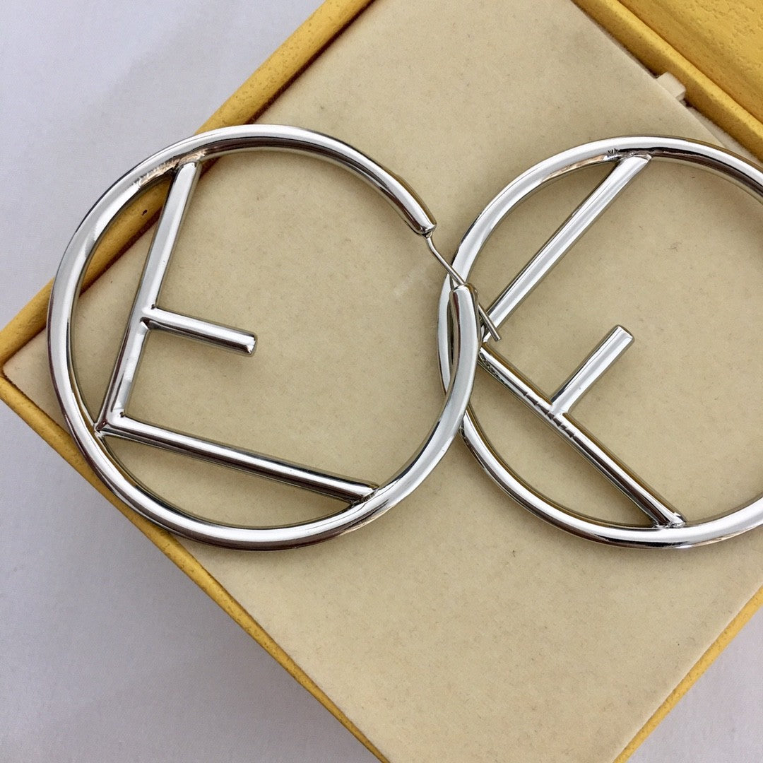 新款小众设计F字母圆圈耳环女高级感个性气质欧美风镶钻耳圈批发