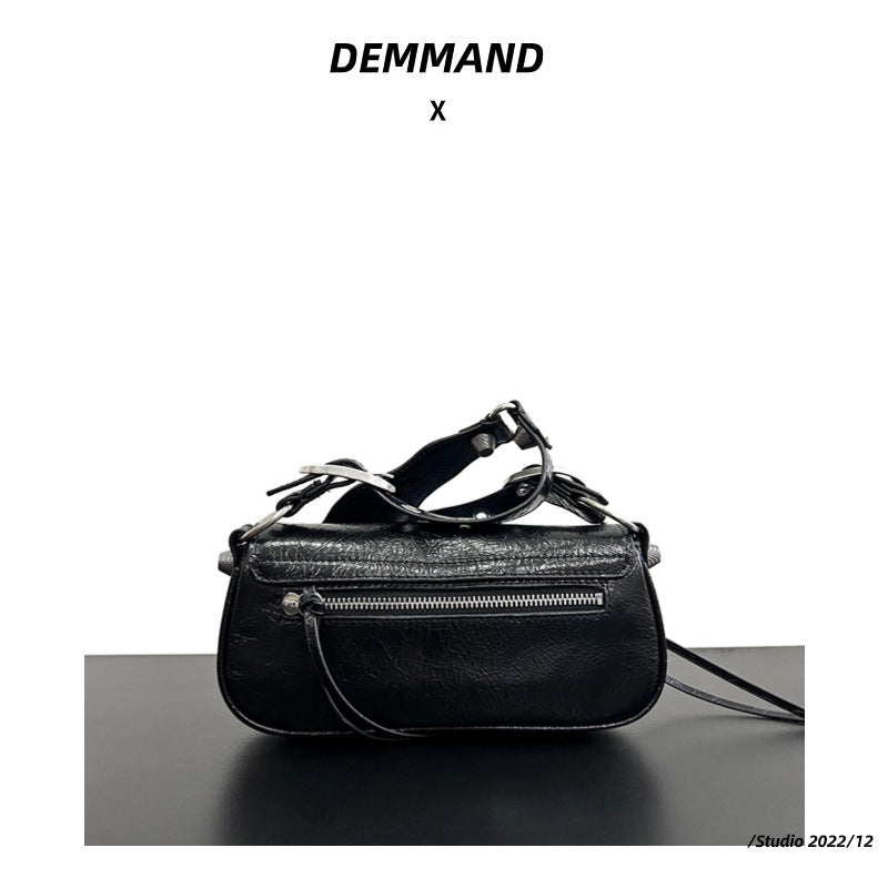 2023新款网红同款时尚暗黑机车铆钉设计方形包单肩斜挎包包中性包