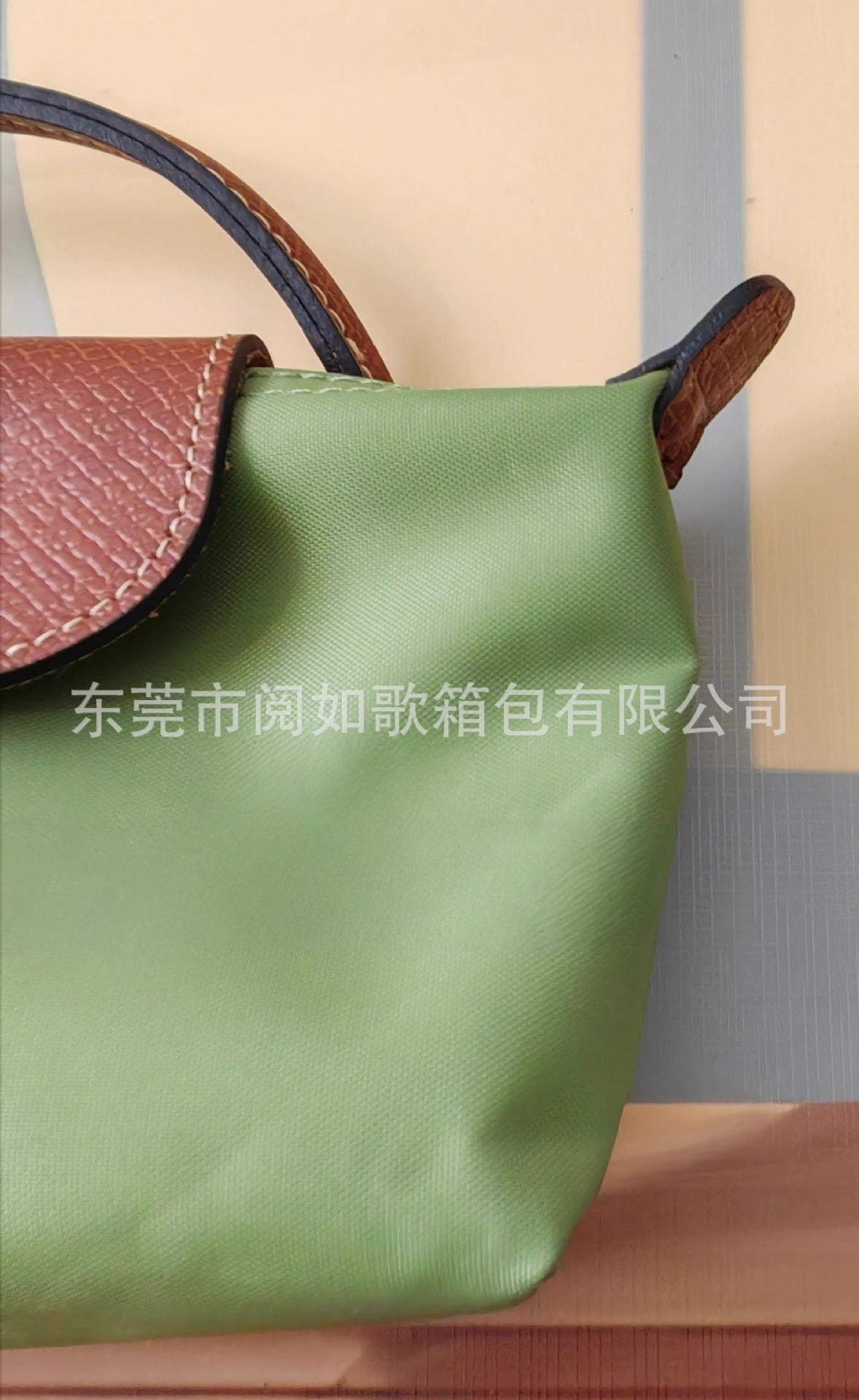 法国夏季新款mini尼龙饺子包单肩斜挎包迷你化妆包百搭手提手机包