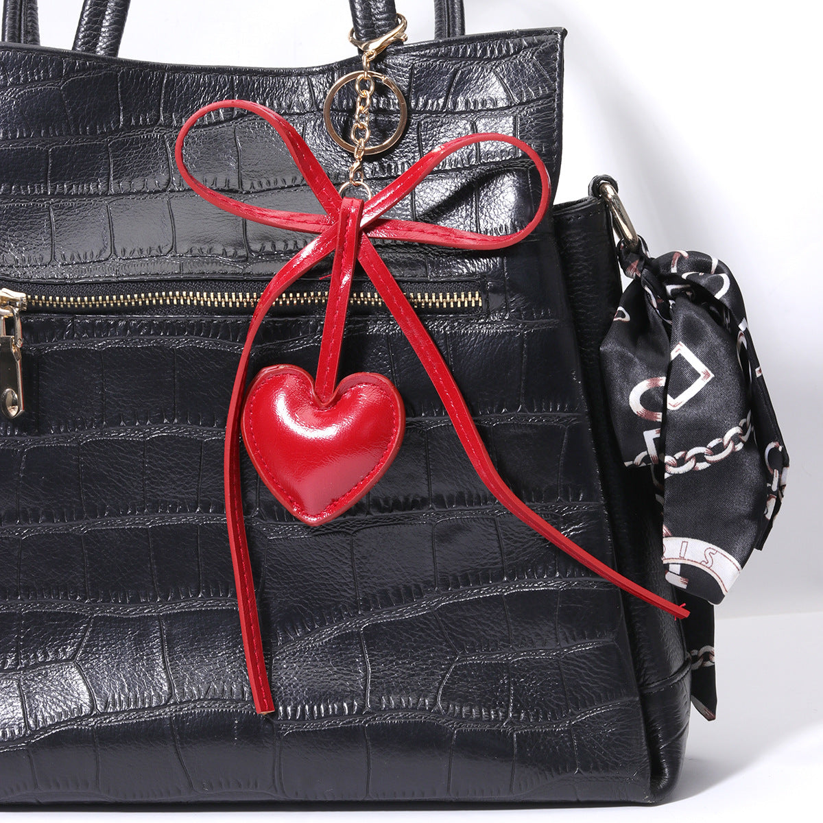 现货PU皮质桃心爱心蝴蝶结钥匙扣包挂diy包包挂件批发miu系包挂