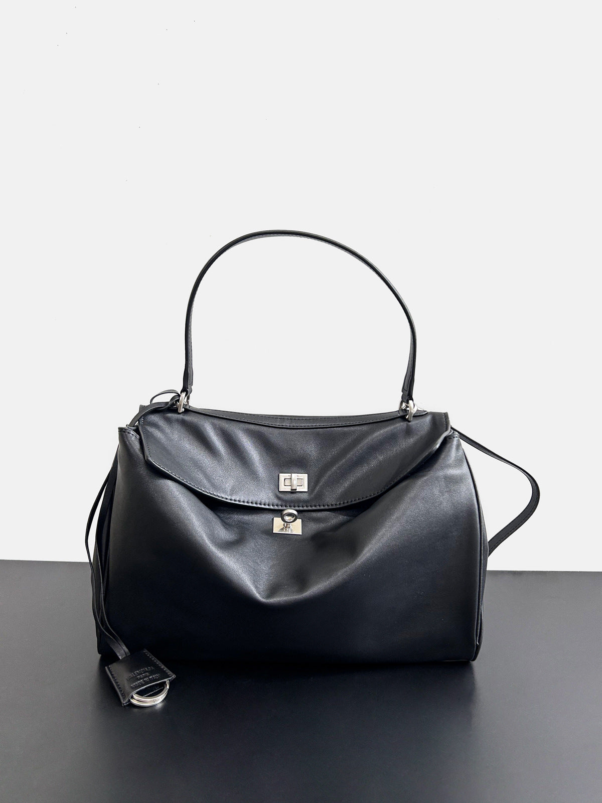 大气时尚锁扣牛皮女包2024新款链条轻便质感洋气真皮软皮斜挎包包