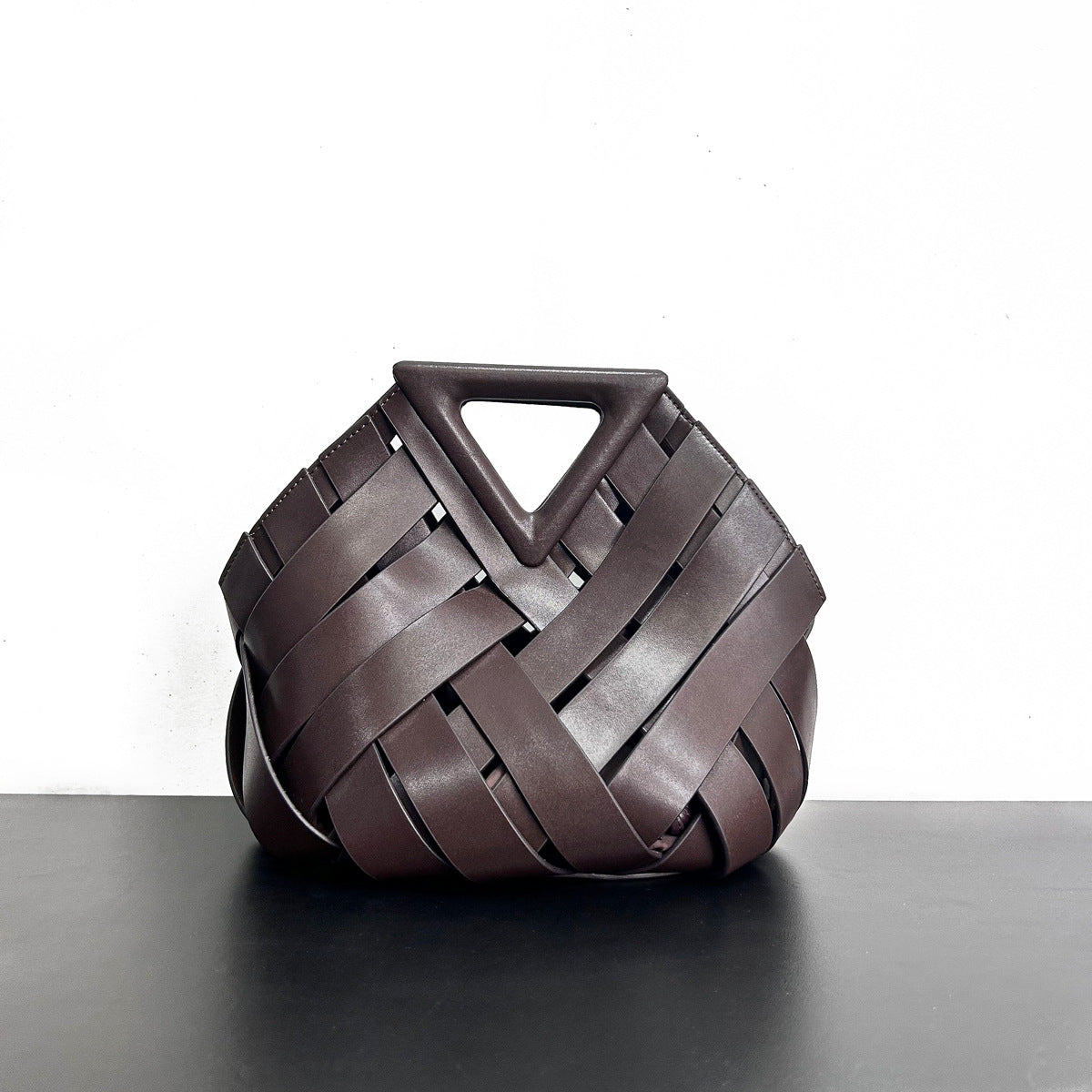 镂空菜篮子女包小众设计气质高级时尚倒三角手提编织包包2023新款