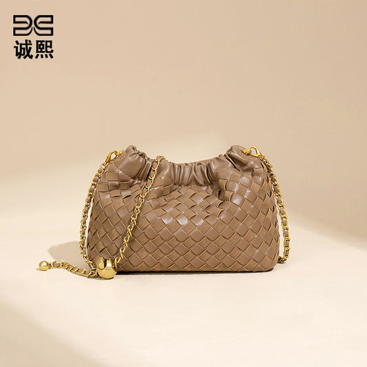 个性时尚小金球皱褶云朵包质感潮流手工编织包休闲女单肩斜跨包