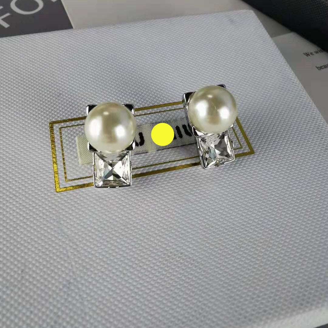 缪家新款耳环女仿水晶单钻气质复古方钻高级感甜美百搭珍珠耳钉