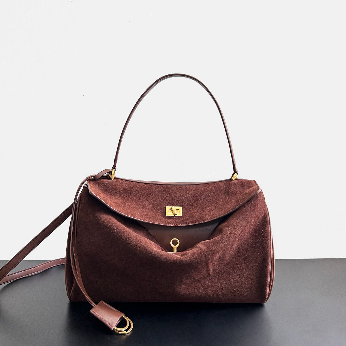 大气时尚锁扣牛皮女包2024新款链条轻便质感洋气真皮软皮斜挎包包