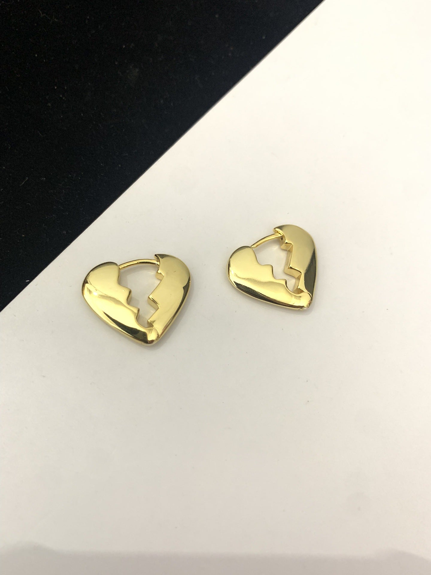 CELI风22新款心形耳环女光面气质个性高级感心动耳扣爱心耳饰