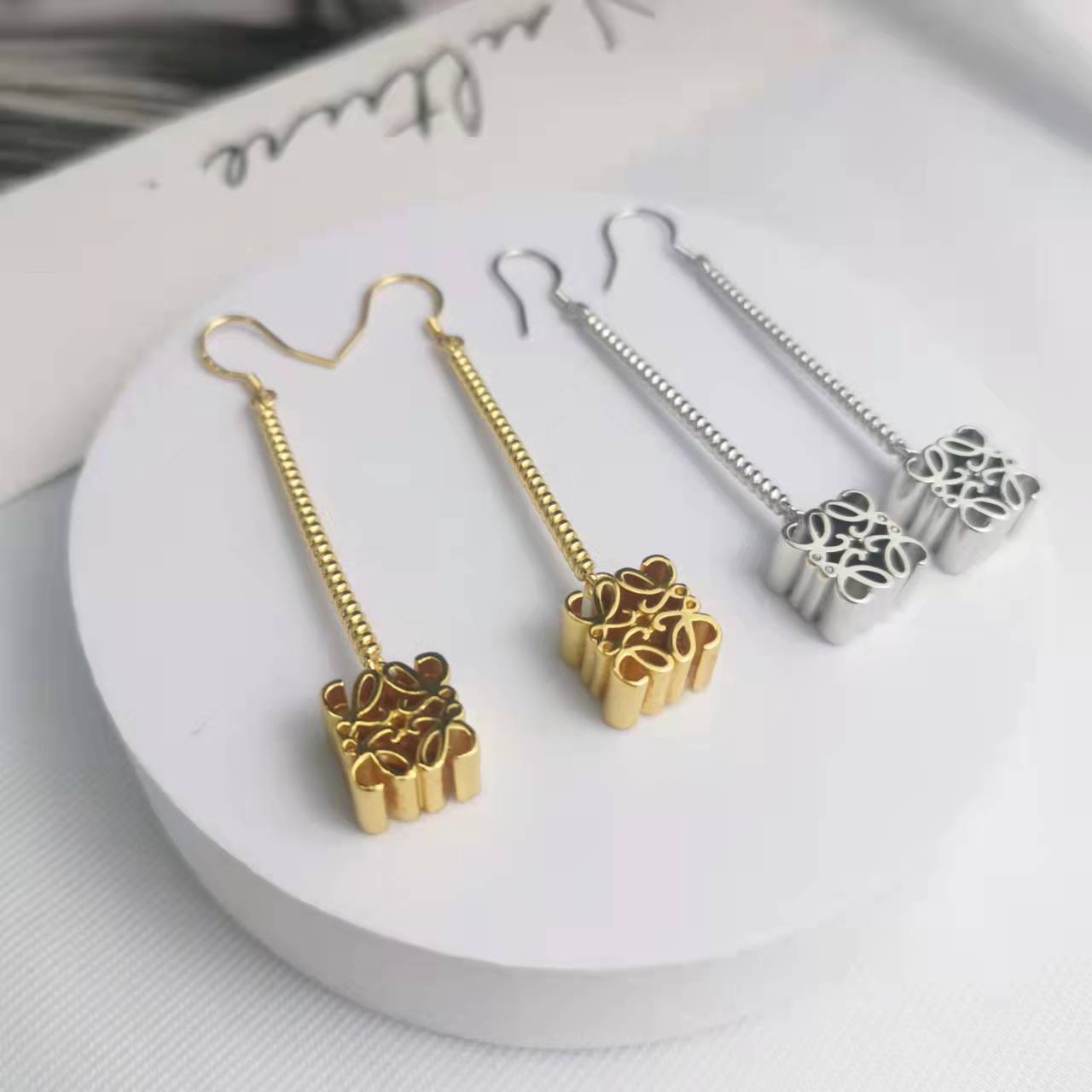 罗家21新款月饼长款耳环女高级感气质光面镀金几何印花链条耳坠