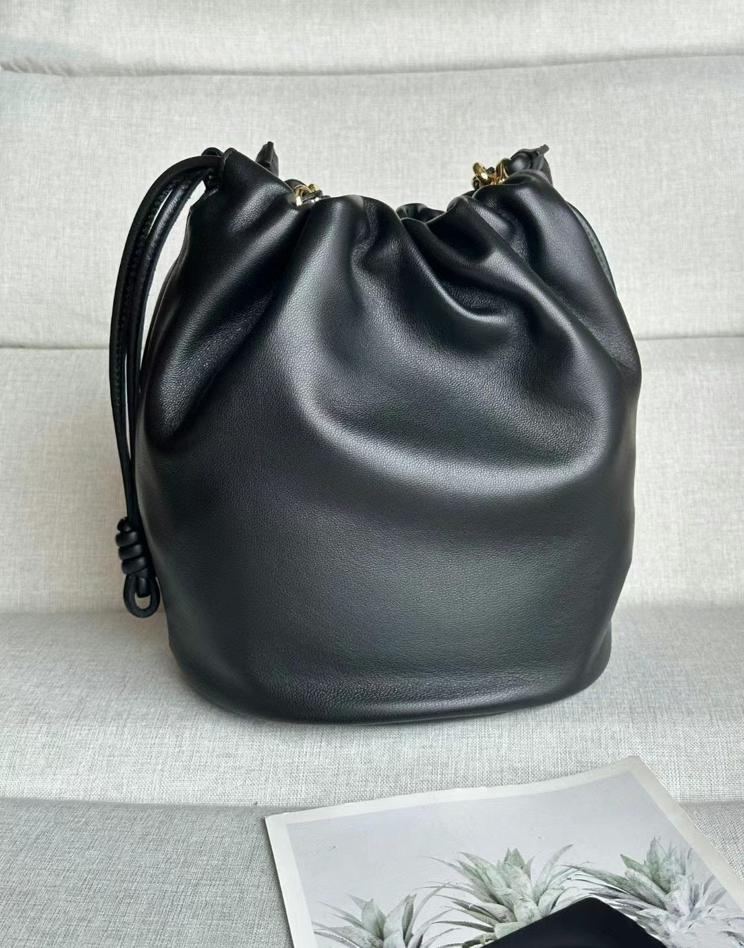 2024新中式斜挎女包牛皮福袋包水桶包抽绳云朵包单肩斜挎腋下女包