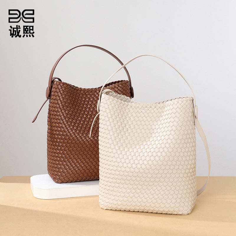 复古单肩斜挎包高级感大容量手提水桶包跨境潮流腋下包编织子母包