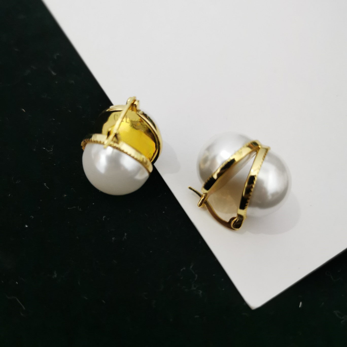 CEL风22新款双面珍珠耳环女高级感气质复古港风光面黄铜镀金耳饰