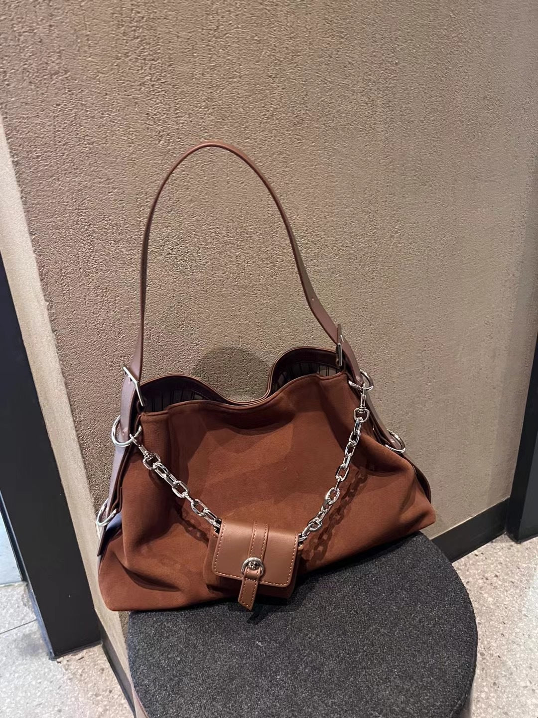 大容量包包女秋季百搭2023新款时尚单肩斜挎包复古磨砂通勤托特包