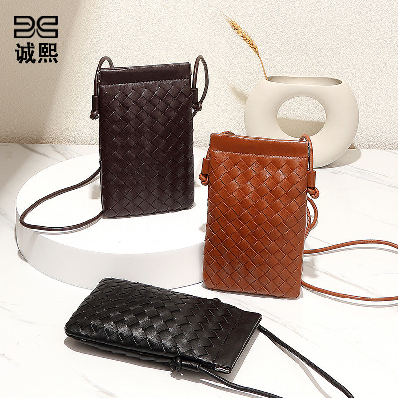 韩版竖款迷你零钱手机包小巧轻便单肩斜挎女包时尚休闲手工编织包