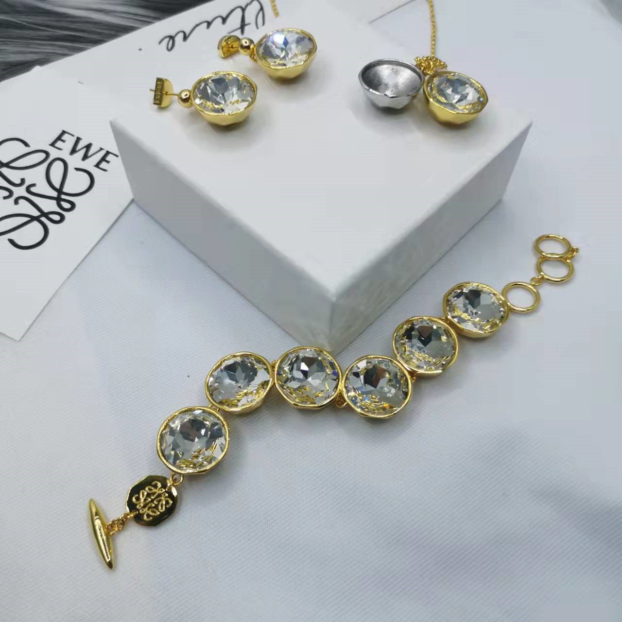 罗家21新款镶钻水晶耳钉女手链项链高级感气质闪钻几何形半圆耳环