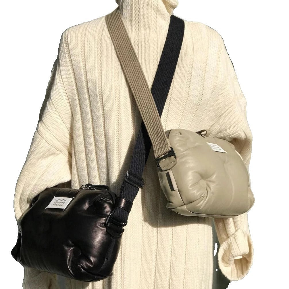 网红云朵百搭时尚真皮软皮包情侣包斜挎黑色羊皮枕头包潮一件代发