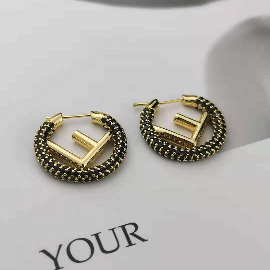 芬家21新款F字母镶钻圆圈耳环高级感气质批发耳饰黑白满钻F耳圈