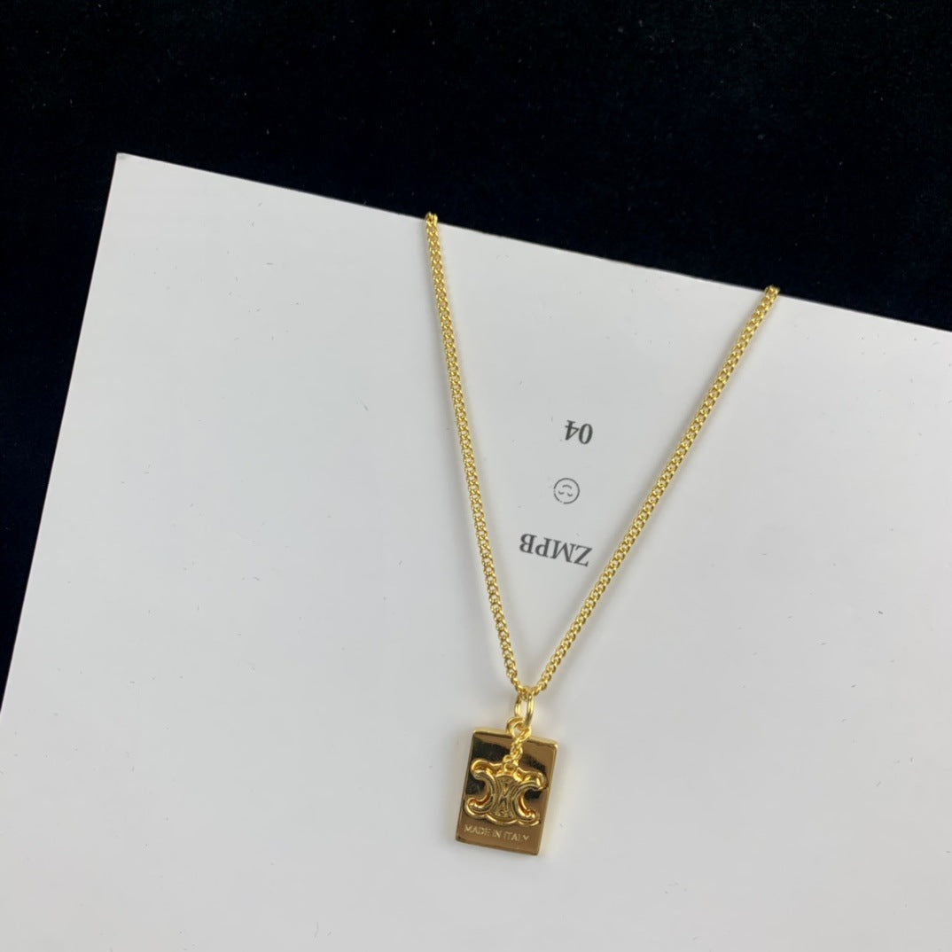 CEL风22新款凯旋门镂空方块项链女高级感光面黄铜镀24K方牌锁骨链