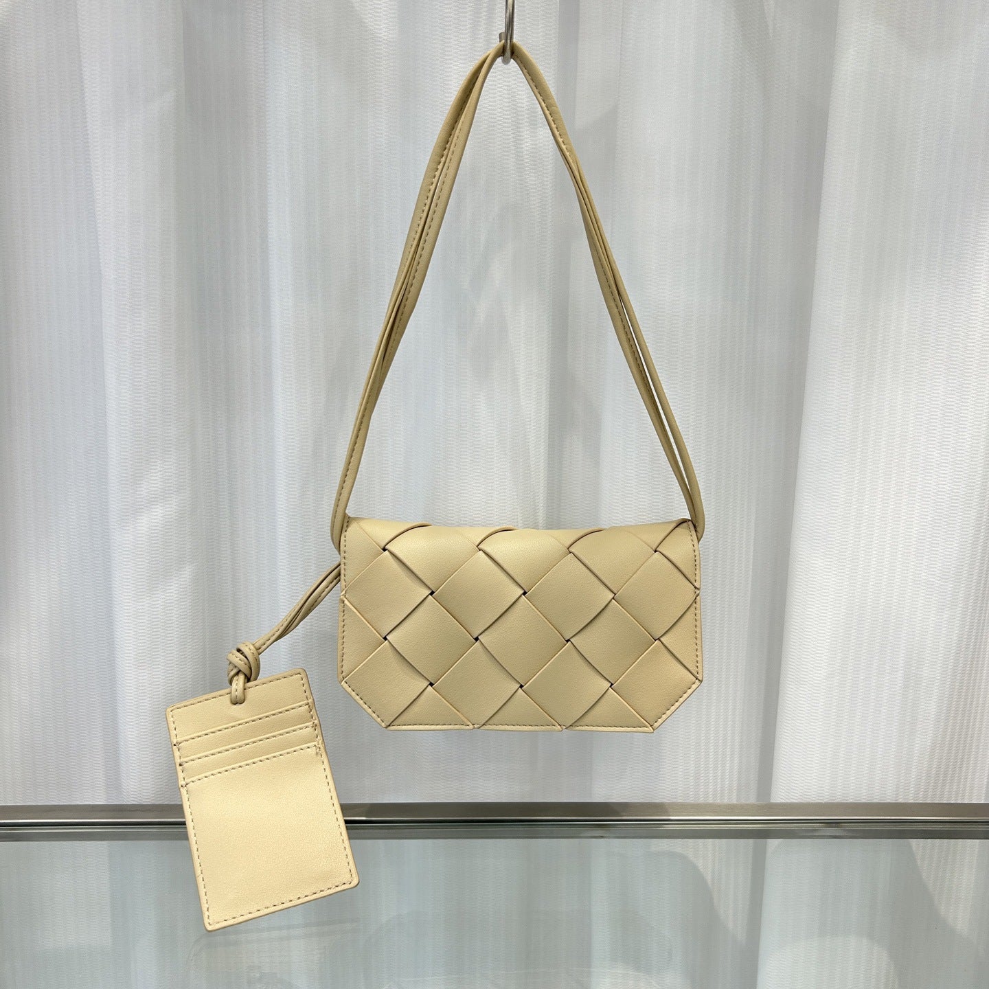 新款潮流真皮手工编织夹子包跨境肩带单肩斜挎厂家直销手机包