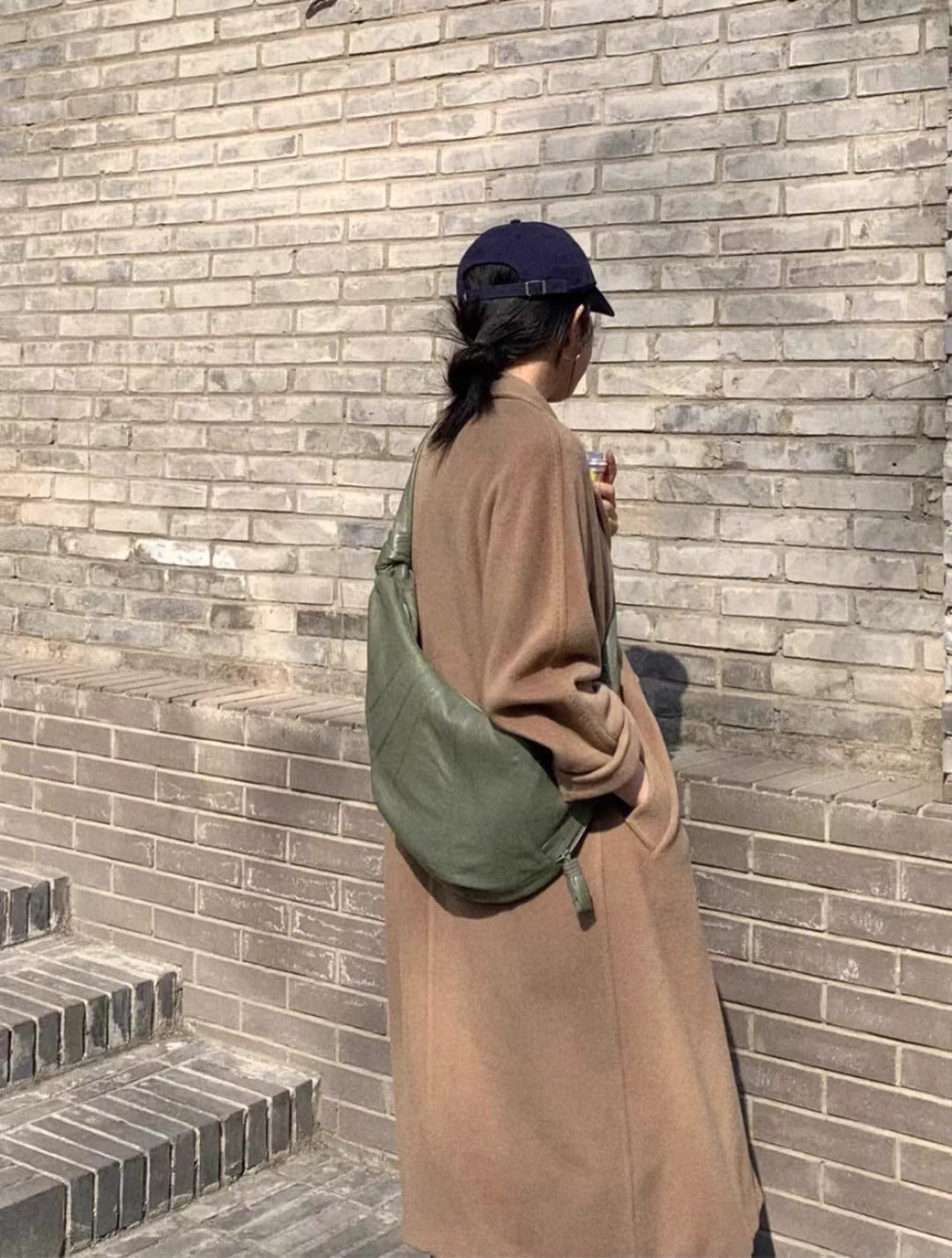 大容量慵懒女包法国小众牛角包羊皮可颂包真皮饺子包斜挎腰包大