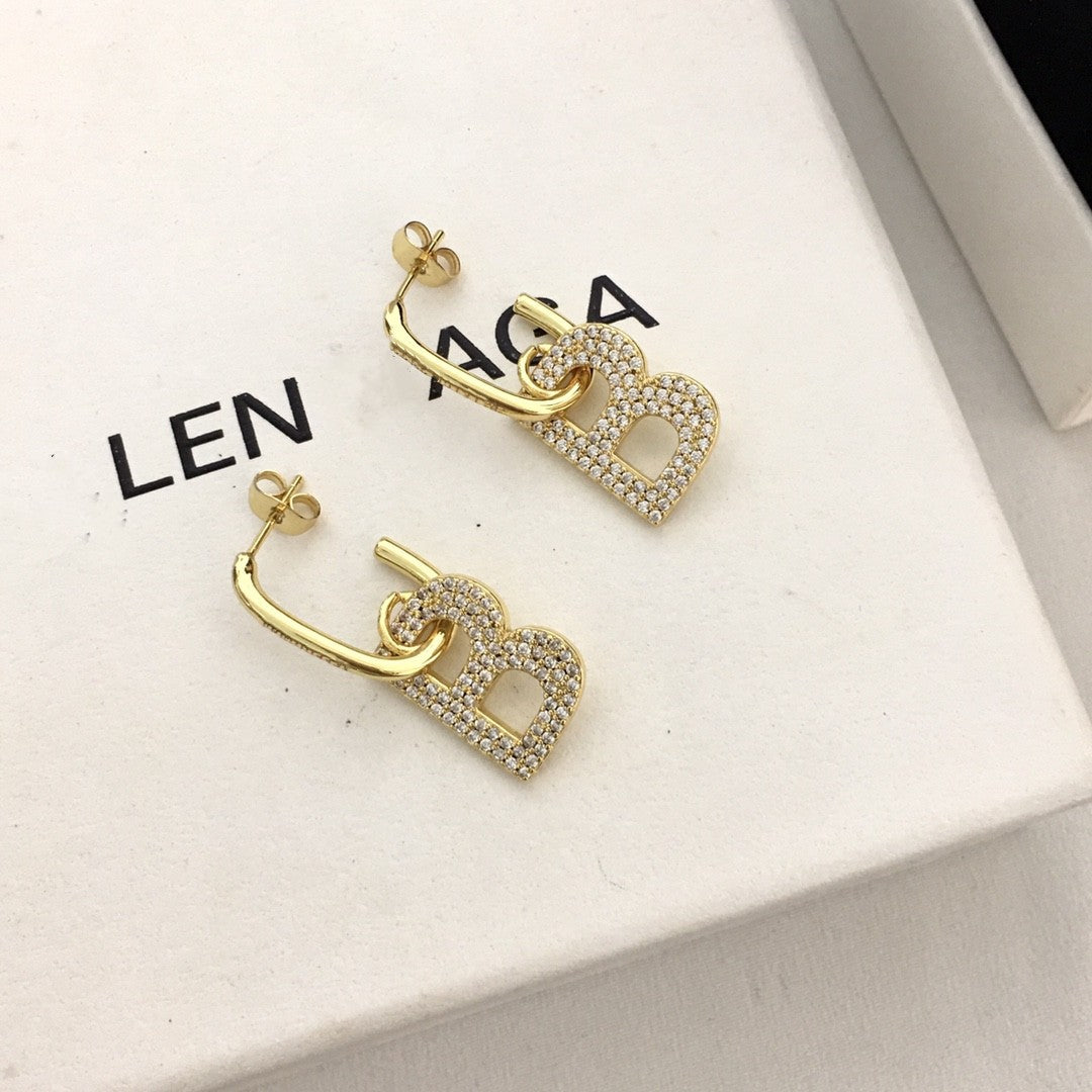 BV新款耳环微镶满钻欧美ins简约冷淡风网红个性耳饰女B字母耳钉