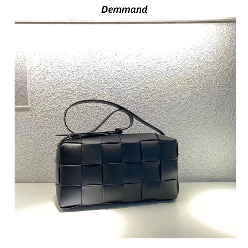 2023新款黑色编织包女腋下斜挎时尚百搭手提枕头包真皮单肩包轻便
