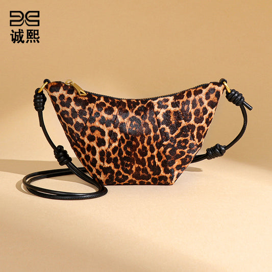 欧美时尚复古女包真皮马毛牛角包小巧百搭豹纹潮流单肩斜跨可颂包