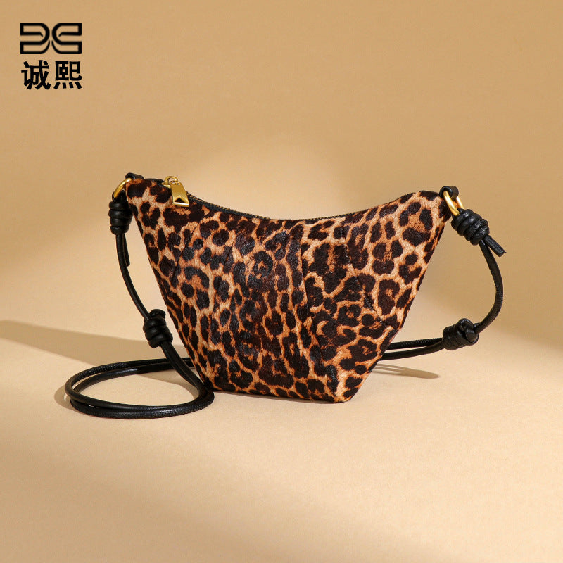 欧美时尚复古女包真皮马毛牛角包小巧百搭豹纹潮流单肩斜跨可颂包