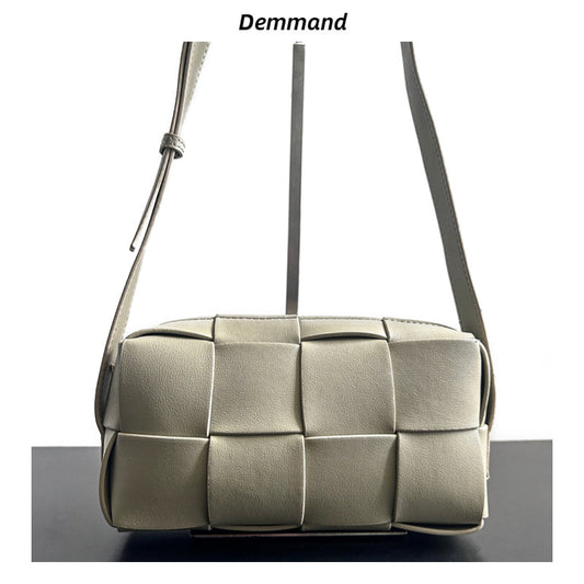 高级感包包女春夏百搭2023新款时尚单肩斜挎包流行爆款编织枕头包