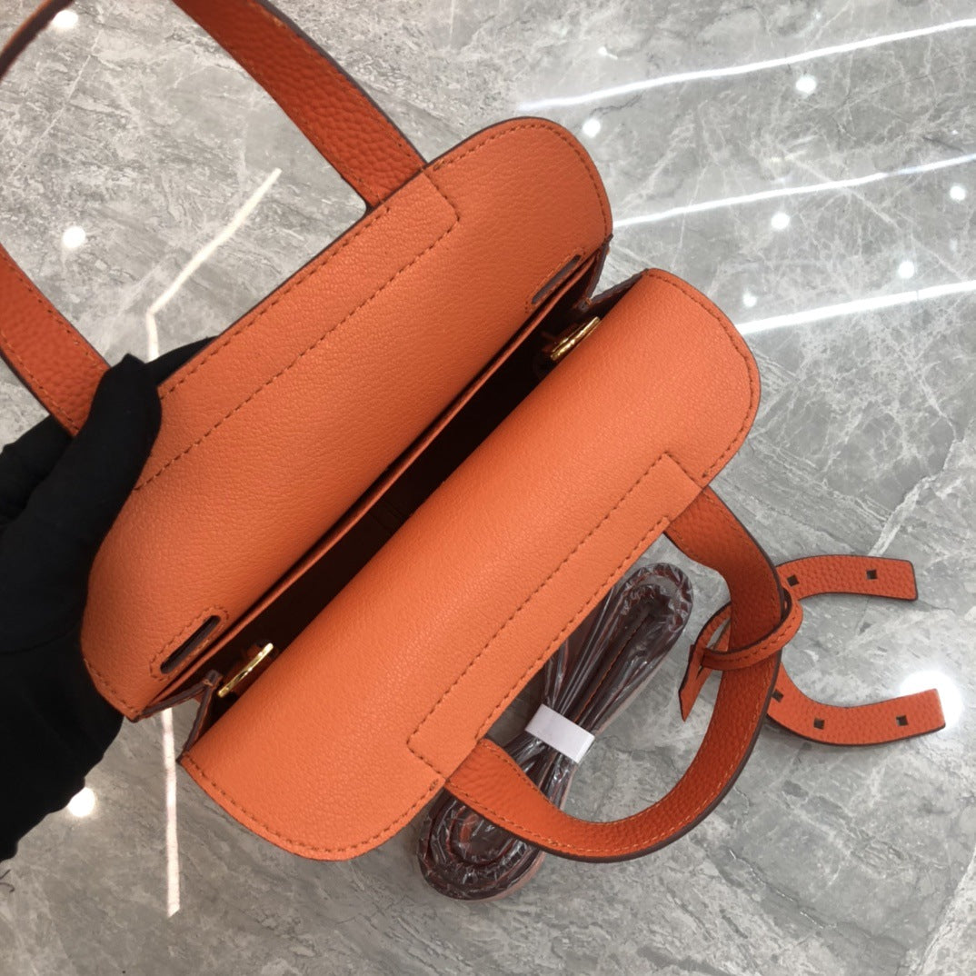 2024新马蹄包时尚单肩斜跨手提荔枝纹头层牛皮休闲真皮女包哈赞包