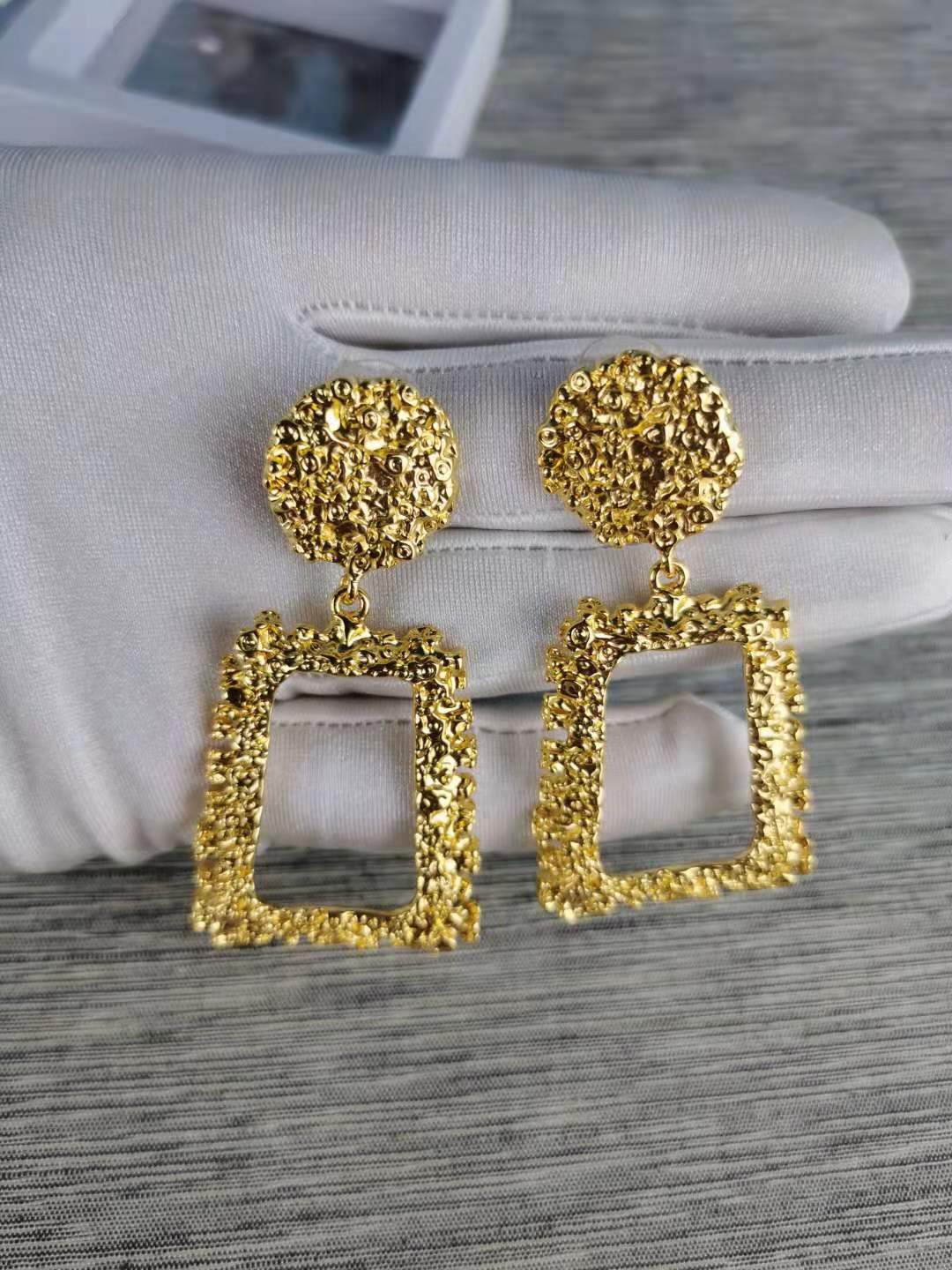 赛家新款耳环女大方框欧美时髦夸张高级磨砂耳坠气质复古大脸耳钉