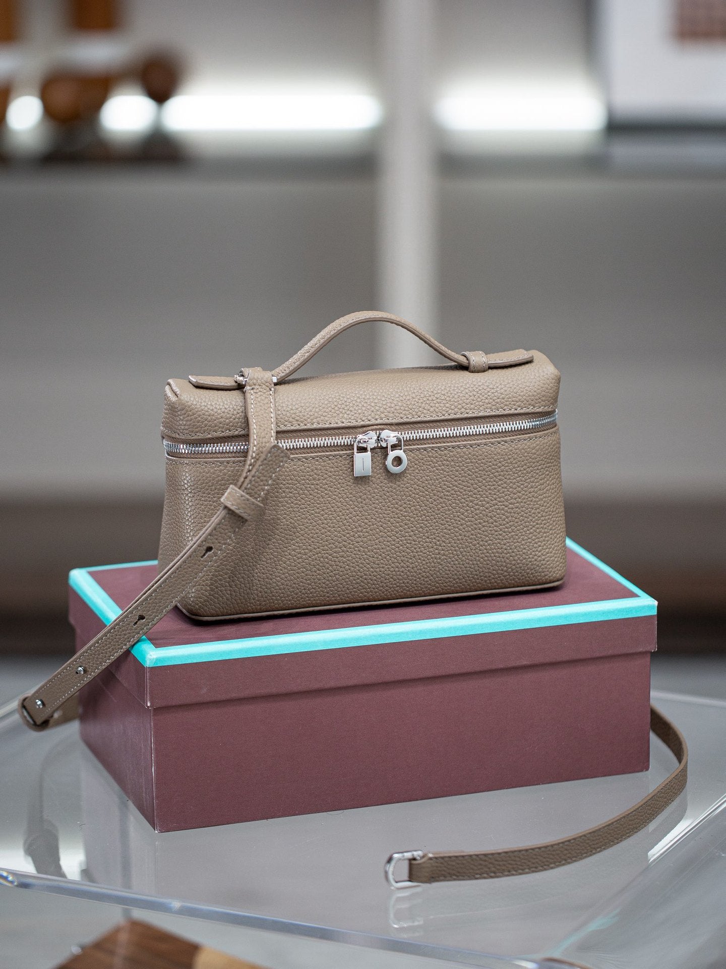 2025小包包夏季款饭盒包高级感小众真皮女包单肩斜挎女百搭