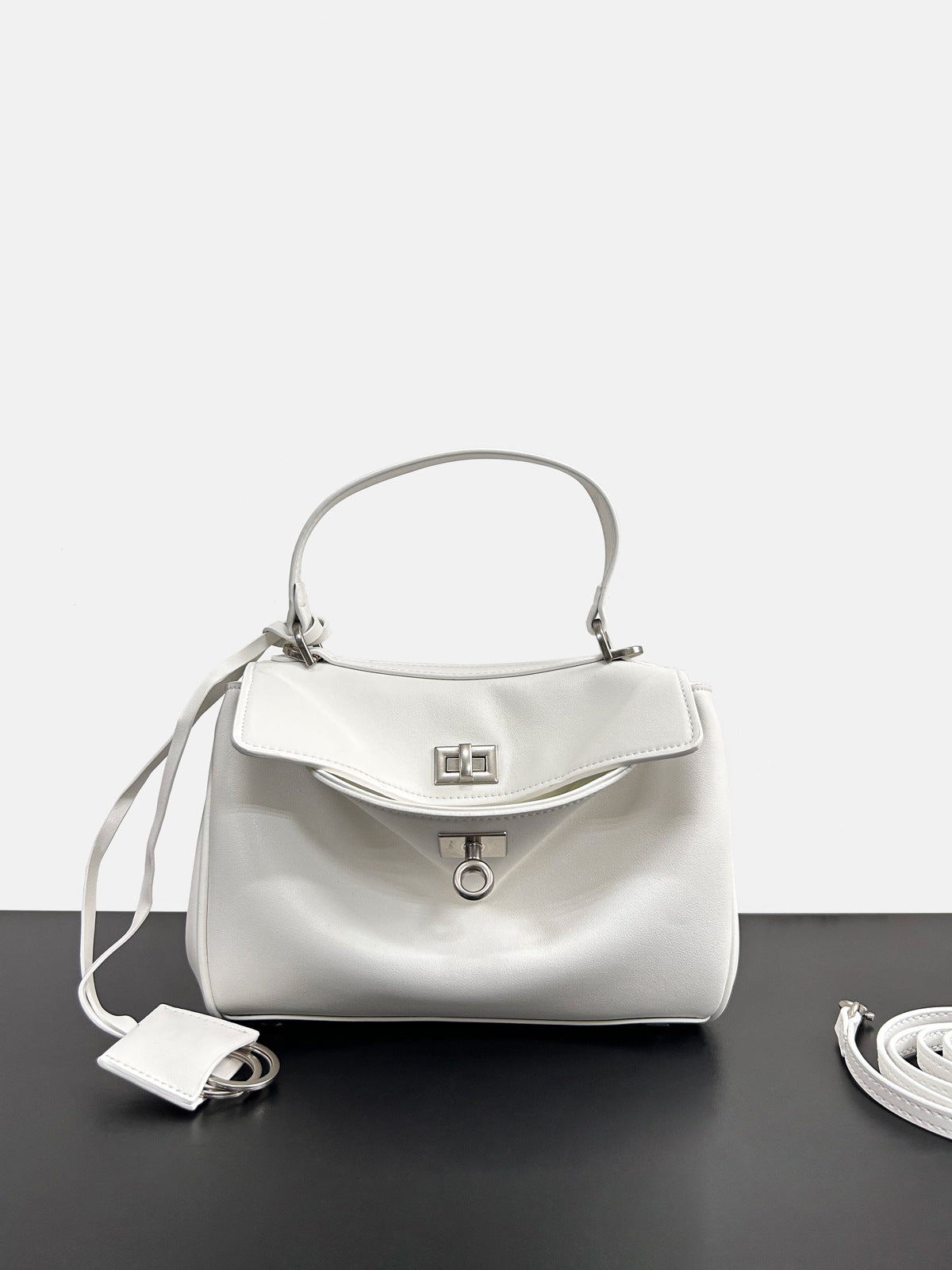 大气时尚锁扣牛皮女包2024新款链条轻便质感洋气真皮全皮斜挎包包