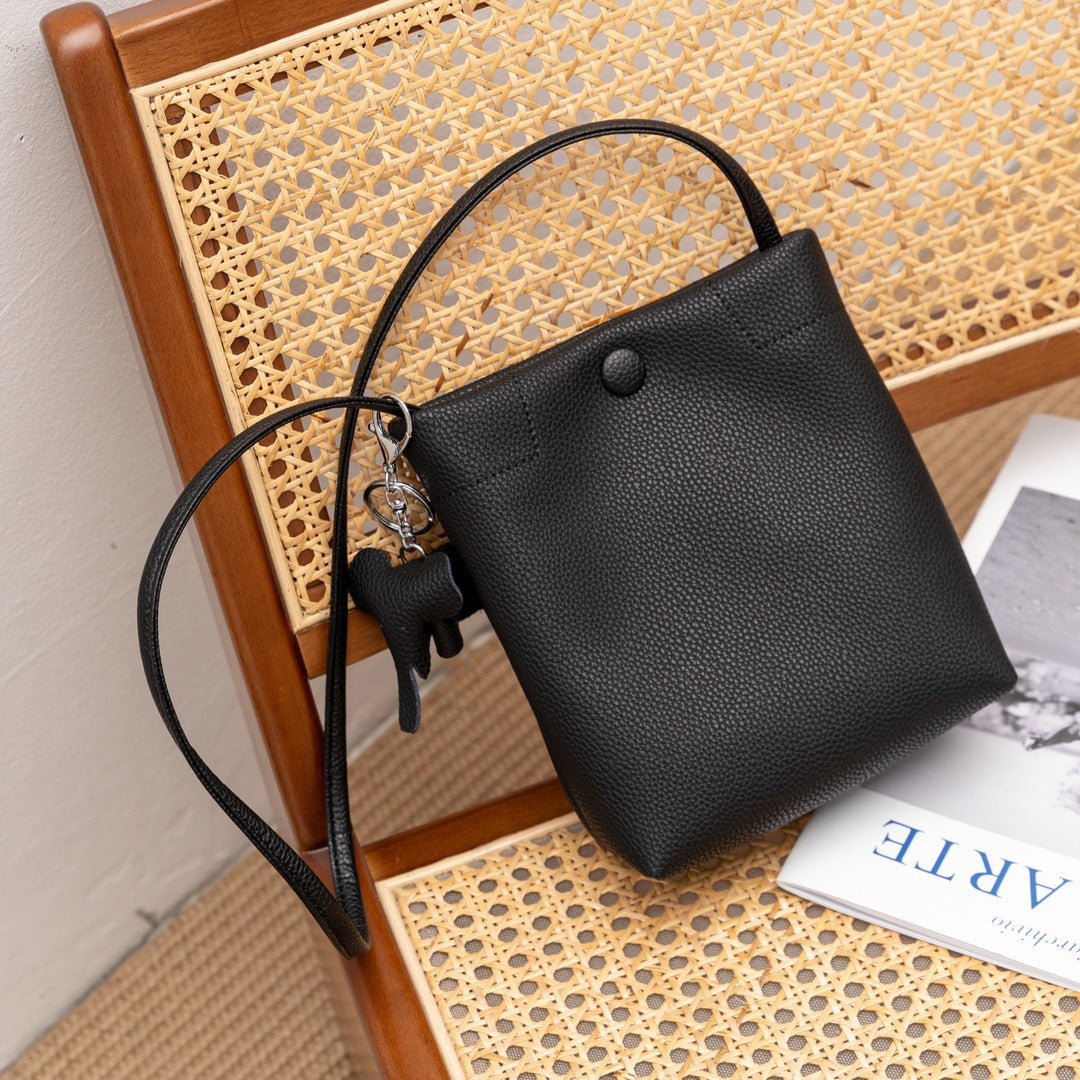 卡通小象真皮斜跨包竖款简约休闲托特包ins软皮女士单肩包小包包