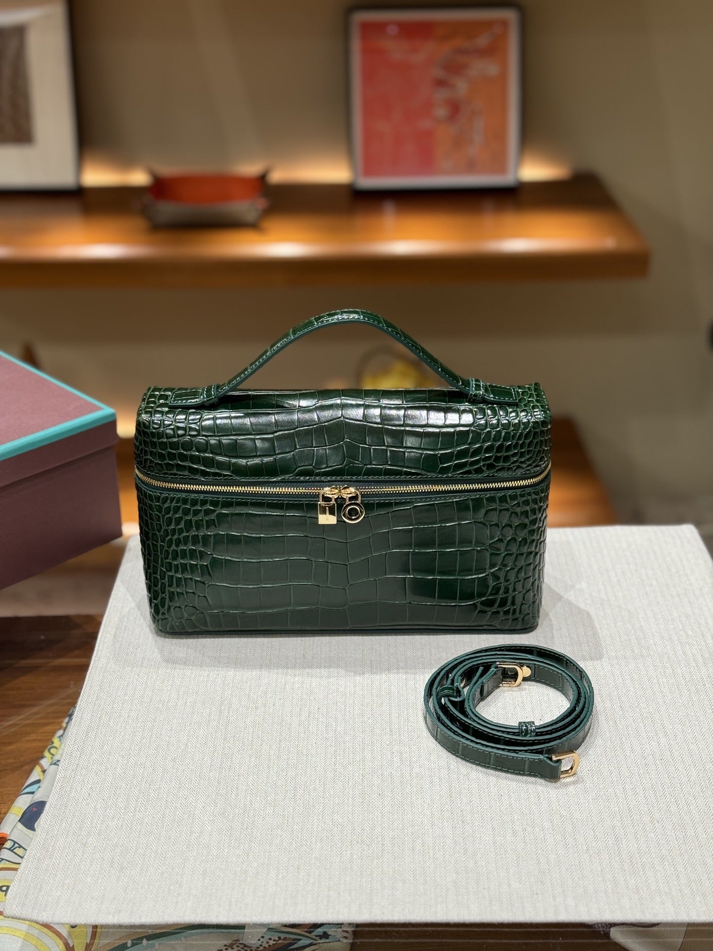 头层牛皮LP27饭盒包女高级感鳄鱼纹手提凯莉包2025新款单肩化妆包