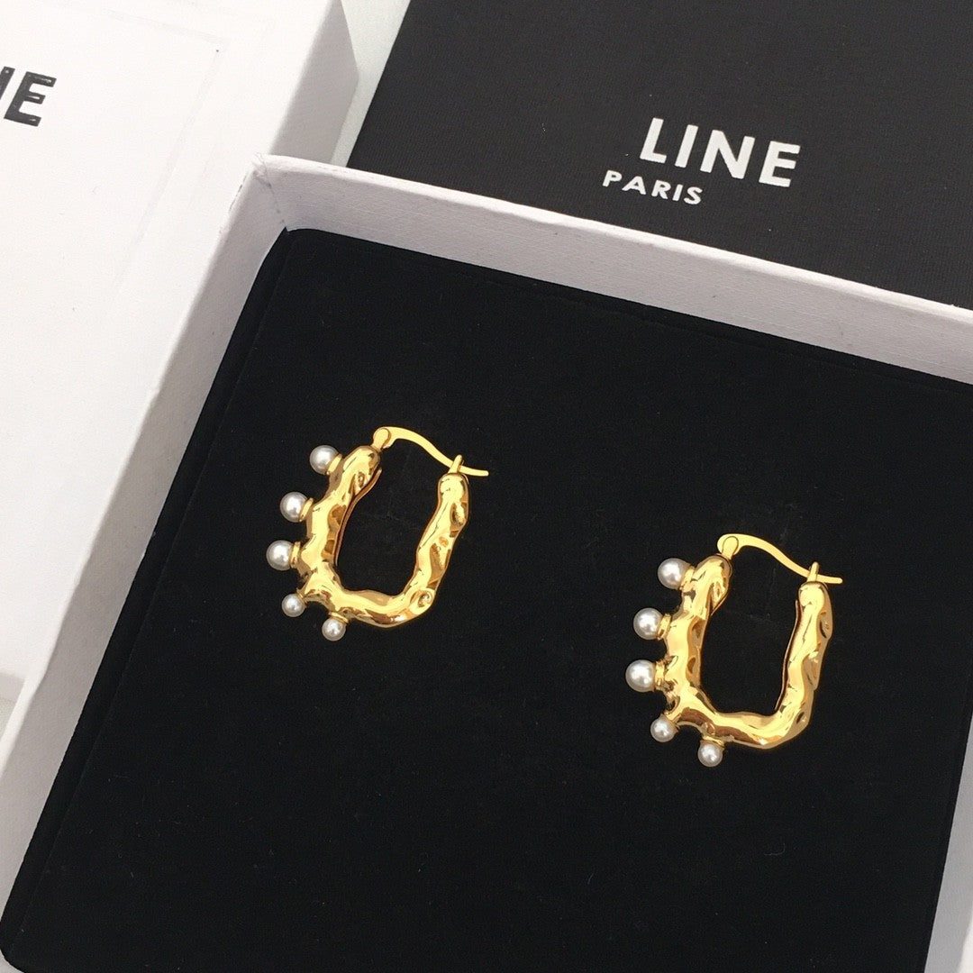 赛林家新款U形珍珠耳环女高级感个性气质黄铜镀金港风CEL风耳扣