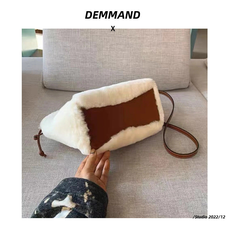 新款代购韩国羊羔毛包毛绒绒手拎包上班通勤手提包凯旋门托特包包