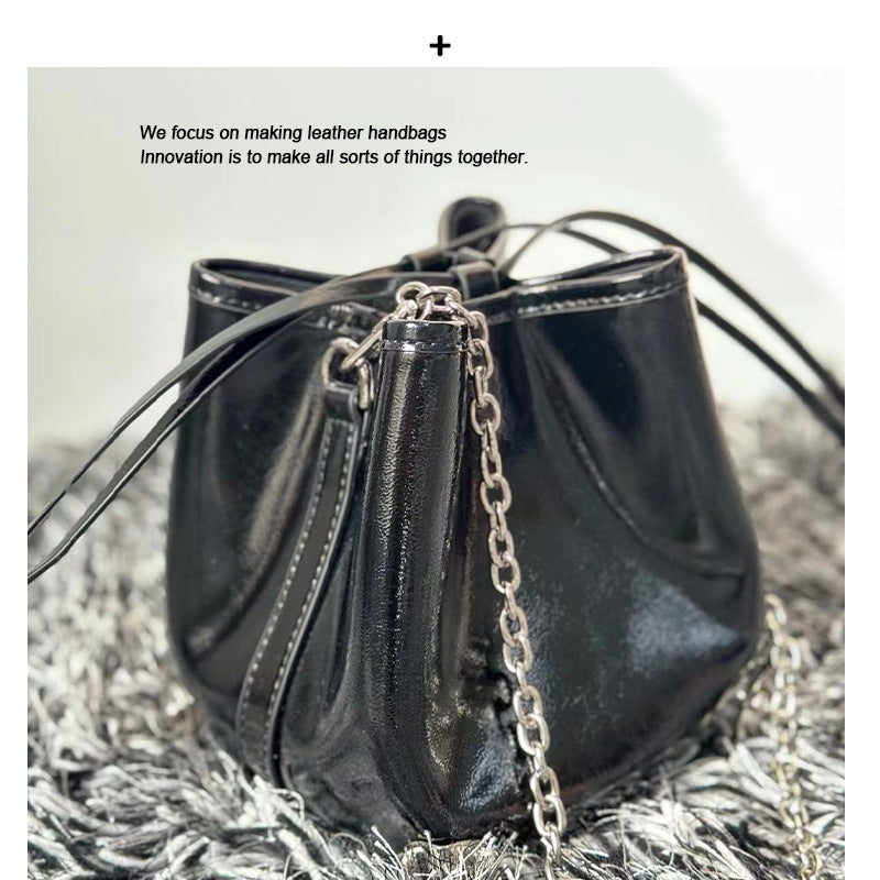 女包复古真皮抽绳手提水桶包高质量简约包头层牛皮腋下单肩斜挎包