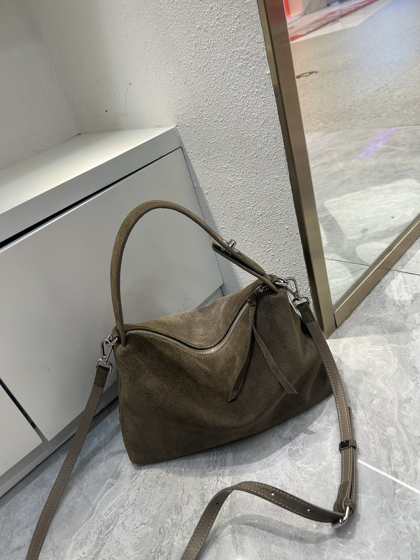 秋冬新款磨砂牛皮腋下包女单肩包韩版时尚白领真皮女包质感斜挎包